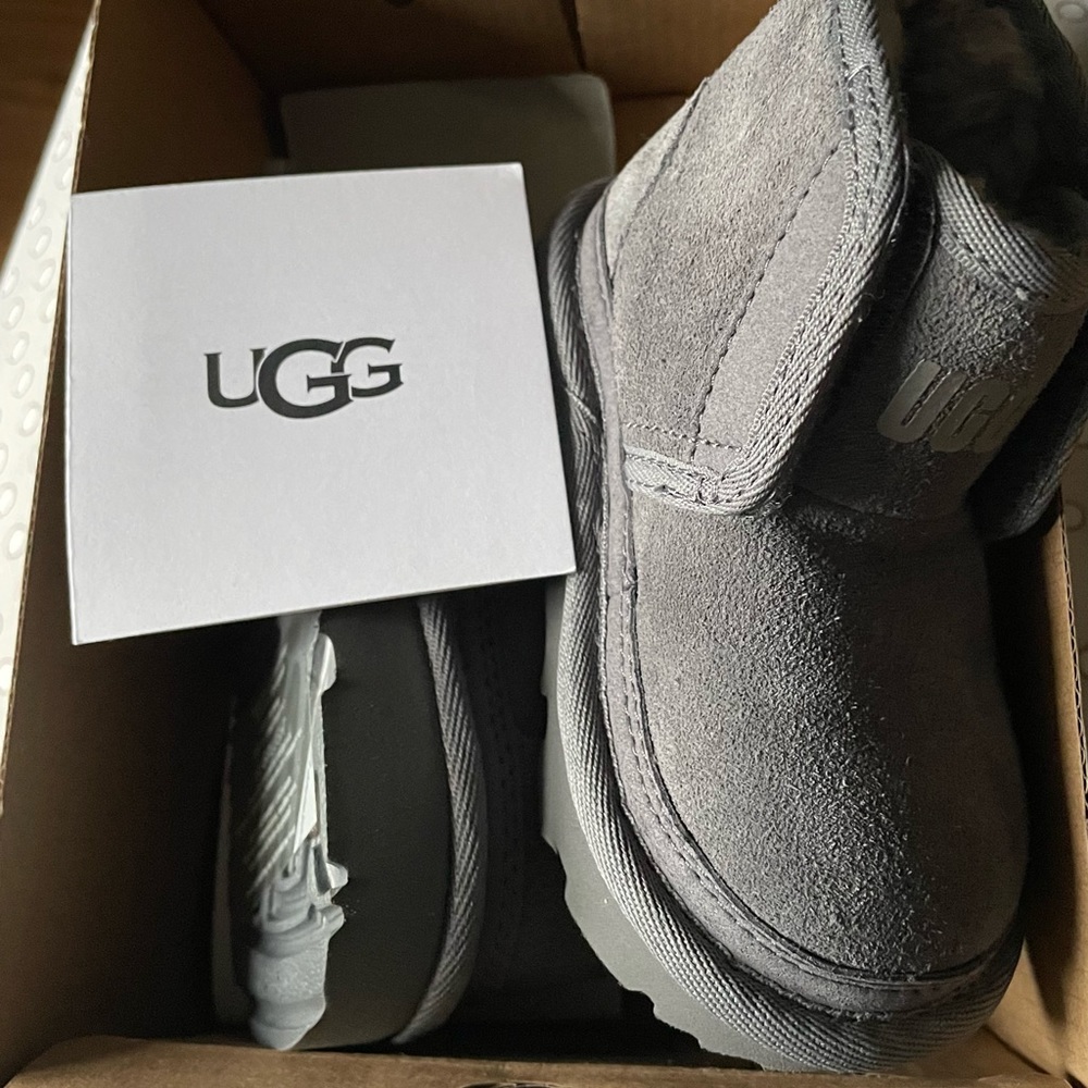 Neumel toddler E-Z fit Ugg boots
